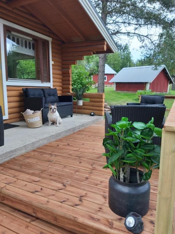 Hirsimoekki Ja Makuuaitta Hotel Karijoki ภายนอก รูปภาพ