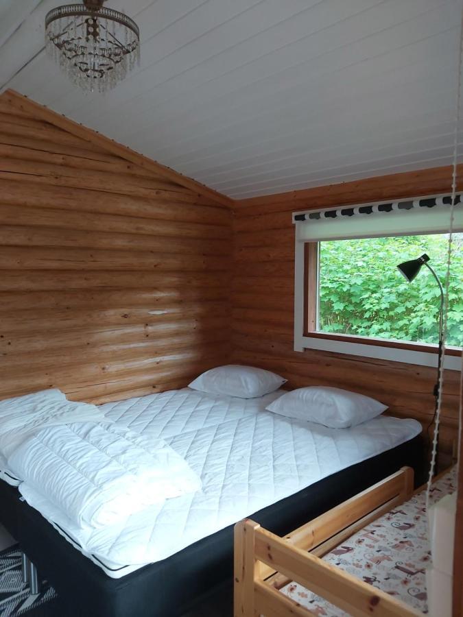 Hirsimoekki Ja Makuuaitta Hotel Karijoki ภายนอก รูปภาพ