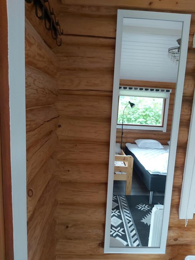 Hirsimoekki Ja Makuuaitta Hotel Karijoki ภายนอก รูปภาพ