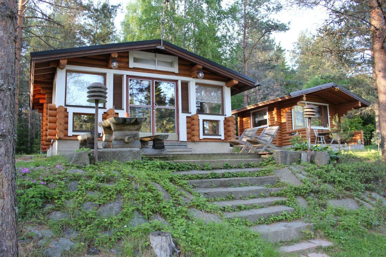 Hirsimoekki Ja Makuuaitta Hotel Karijoki ภายนอก รูปภาพ